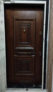 نمونه نصب شده درب ابنوس پلاس توسط مجموعه دُرسی درب