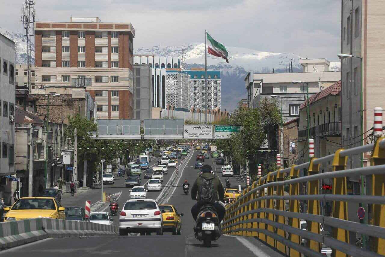 بورس درب د سرقت پل چوبی تهران